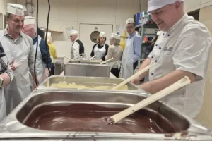 Efficiency Club Zug, Bäckerei Hotz Rust AG in Baar – Schoggihasen Event vom Mittwoch, 18. März 2026, Osterhasen giessen, weisse Schokolade, Milchschokolade